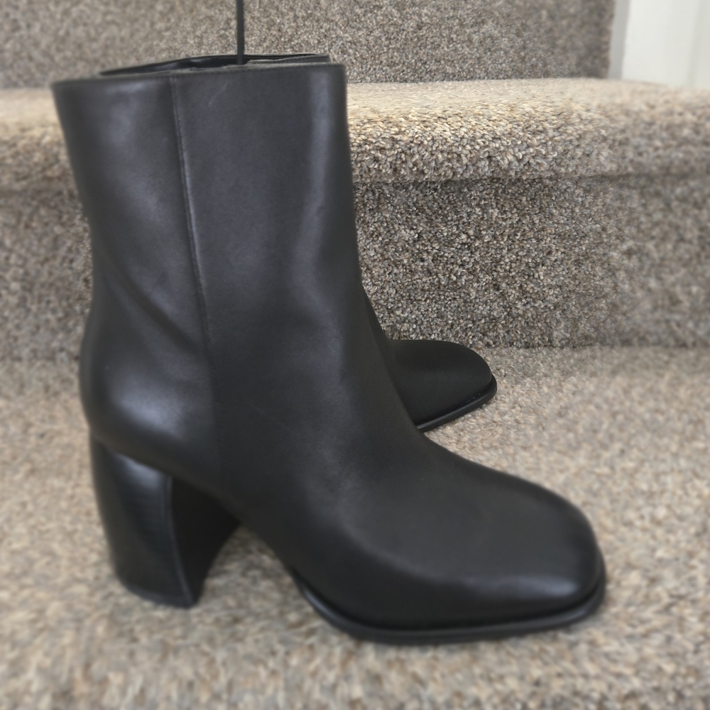 Michael Michael Kors Leather Women's Maude Bootie Fashion Boots Black New 3" - Picture 7 of 9